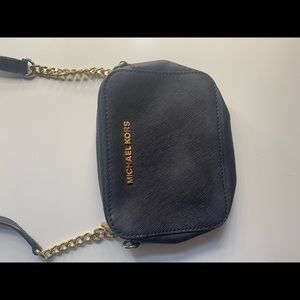 Michale kors crossbody